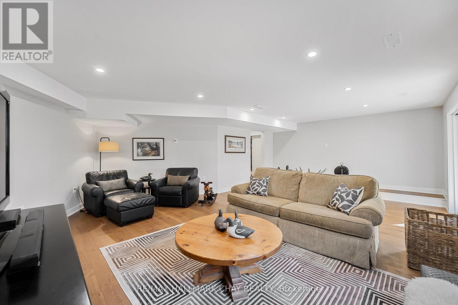 1359 Old Barrie Road E, Oro-Medonte, Ontario  L0L 1T0 - Photo 37 - S12684820