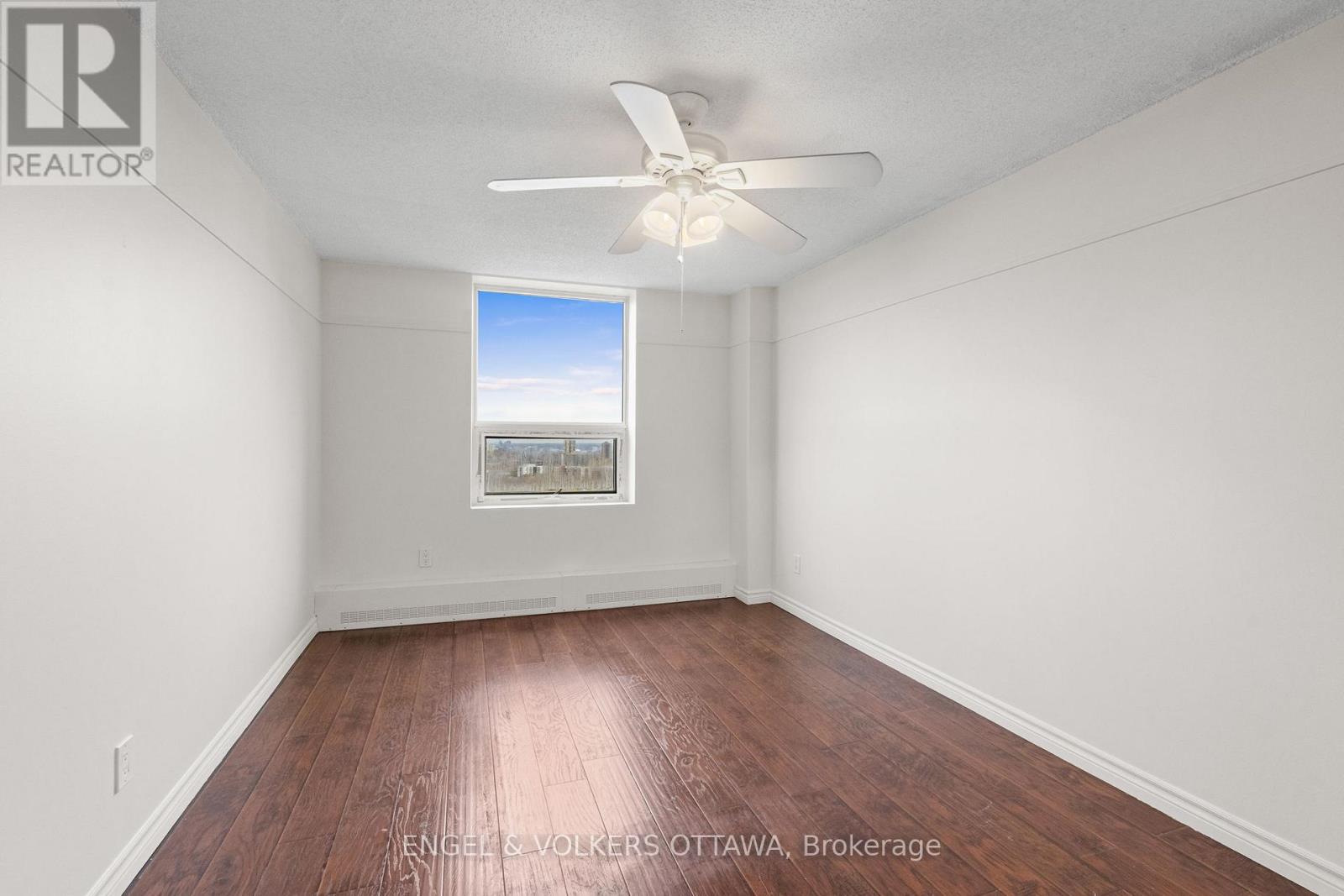 2001 - 665 Bathgate Drive, Ottawa, Ontario  K1K 3Y4 - Photo 15 - X12712728