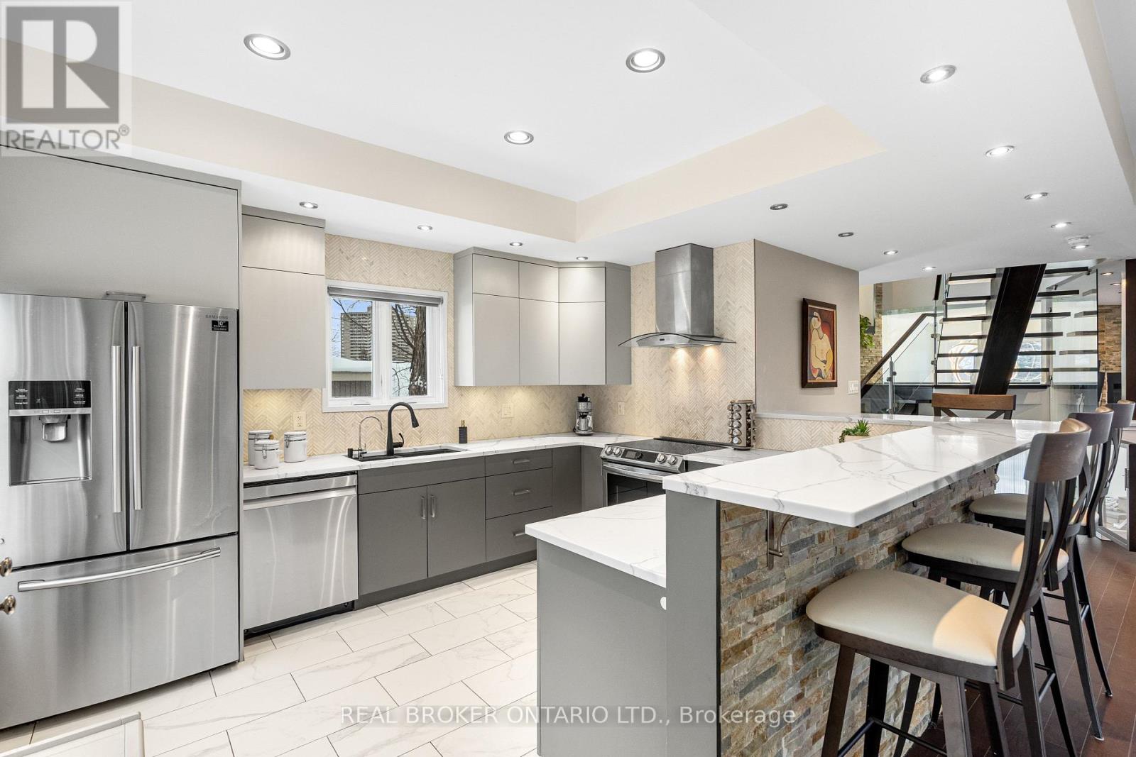 2212 Joanne Avenue, Ottawa, Ontario  K2B 6V5 - Photo 13 - X12712736