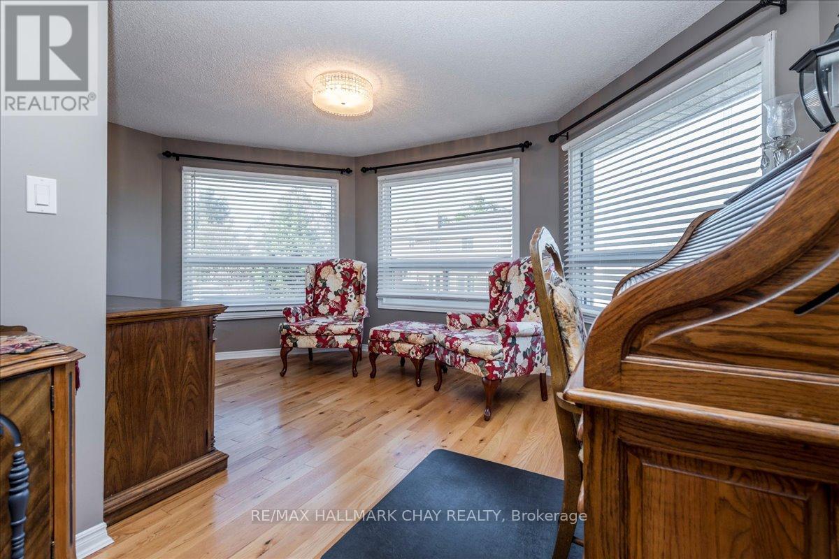 21 Barwick Drive, Barrie, Ontario  L4N 6Z7 - Photo 21 - S12696462