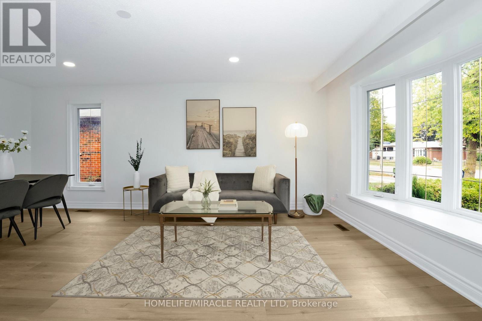 66 Avening Drive, Toronto, Ontario  M9V 1Y1 - Photo 15 - W12712324