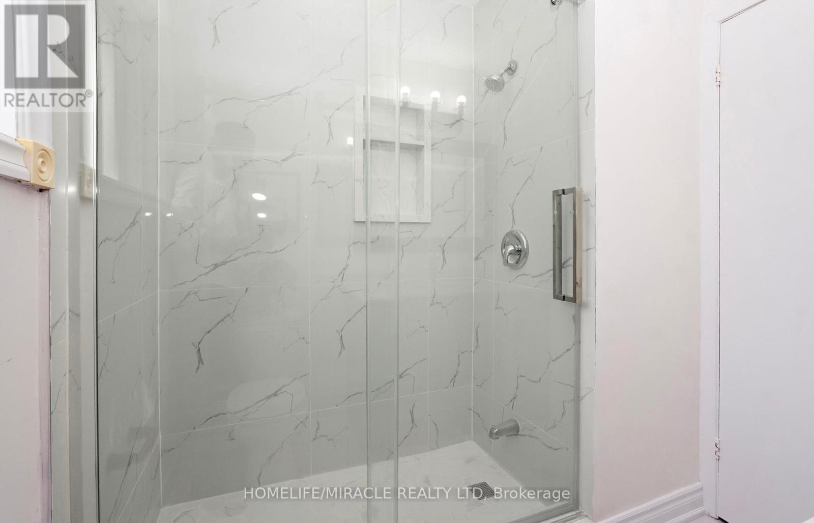 66 Avening Drive, Toronto, Ontario  M9V 1Y1 - Photo 26 - W12712324