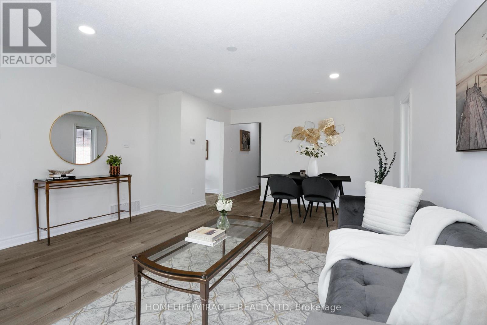 66 Avening Drive, Toronto, Ontario  M9V 1Y1 - Photo 6 - W12712324