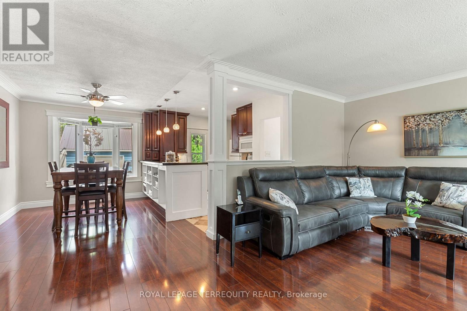 353 Kingsleigh Court, Milton, Ontario  L9T 1X6 - Photo 10 - W12712344