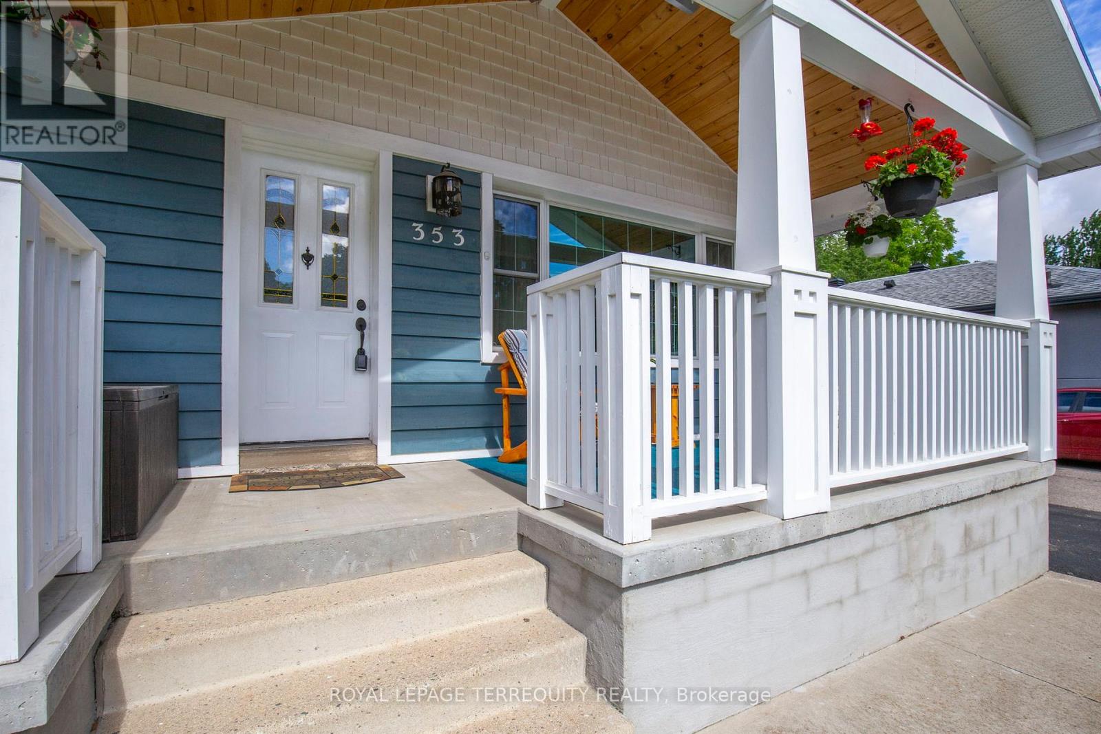 353 Kingsleigh Court, Milton, Ontario  L9T 1X6 - Photo 3 - W12712344