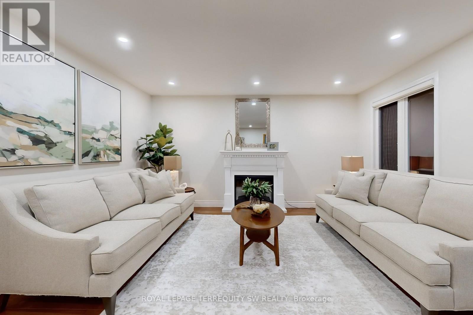 8 Chalmers Court, Brampton, Ontario  L6Z 3G9 - Photo 2 - W12712362