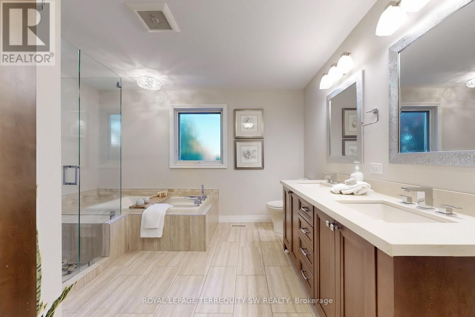 8 Chalmers Court, Brampton, Ontario  L6Z 3G9 - Photo 22 - W12712362