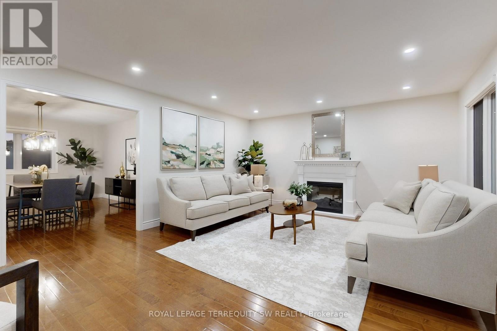 8 Chalmers Court, Brampton, Ontario  L6Z 3G9 - Photo 3 - W12712362