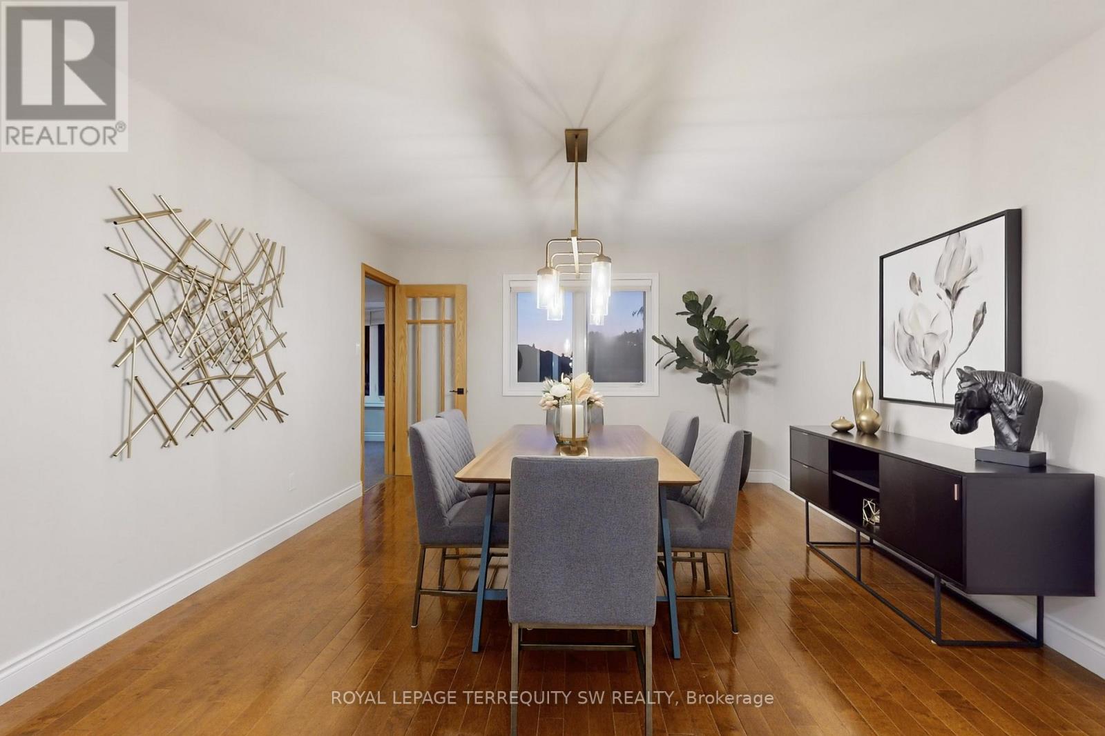 8 Chalmers Court, Brampton, Ontario  L6Z 3G9 - Photo 5 - W12712362