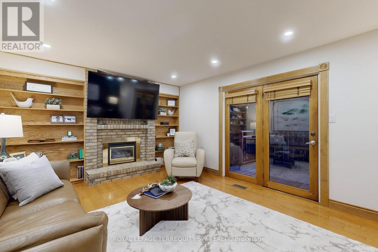 8 Chalmers Court, Brampton, Ontario  L6Z 3G9 - Photo 7 - W12712362