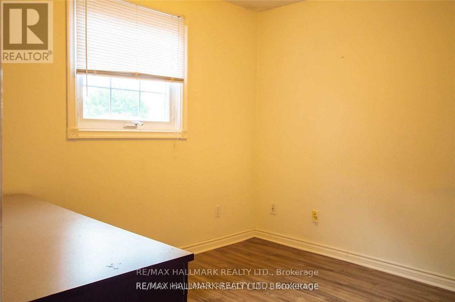 Upper - 71 Ecclestone Drive, Brampton, Ontario  L6X 3M7 - Photo 10 - W12712368