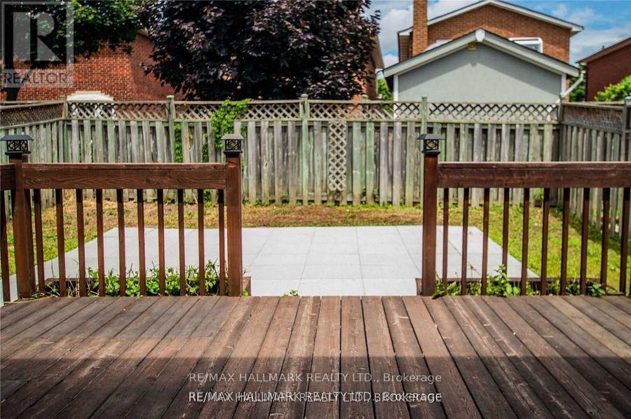 Upper - 71 Ecclestone Drive, Brampton, Ontario  L6X 3M7 - Photo 12 - W12712368