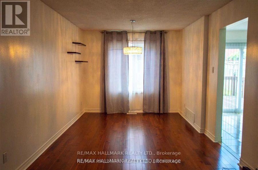 Upper - 71 Ecclestone Drive, Brampton, Ontario  L6X 3M7 - Photo 6 - W12712368