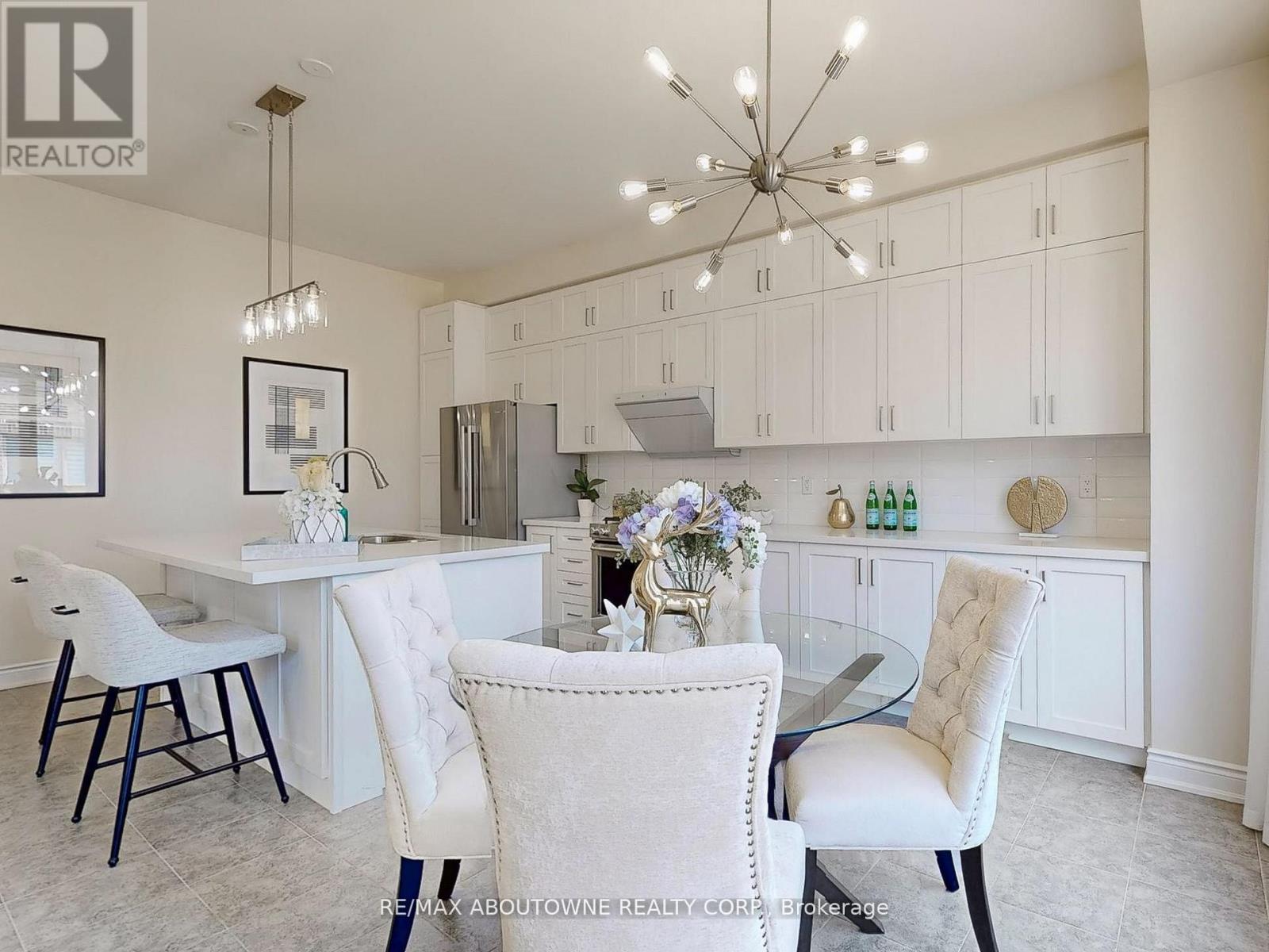 91 Hallaran Road, Oakville, Ontario  L6H 0Z9 - Photo 13 - W12712394