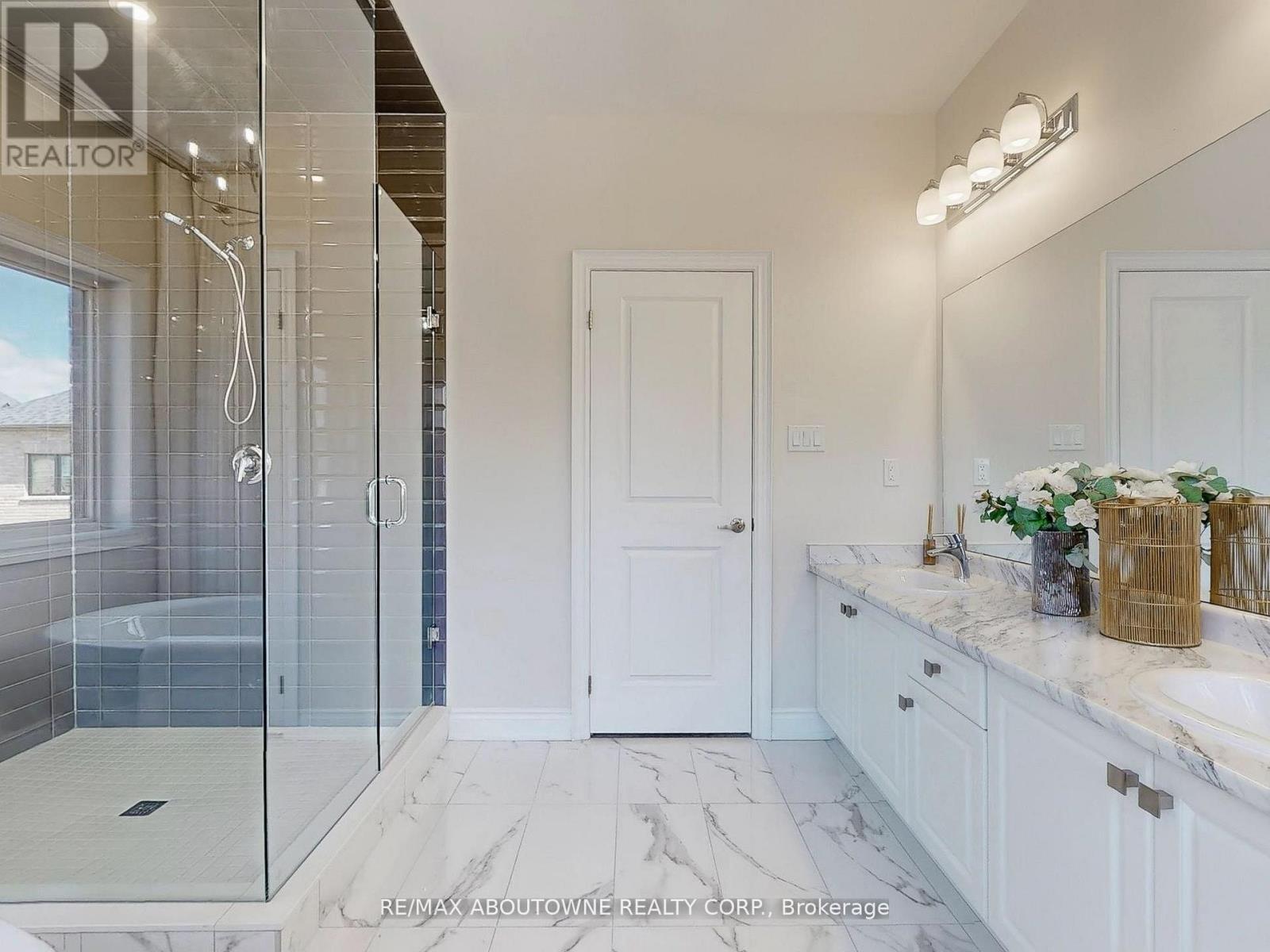 91 Hallaran Road, Oakville, Ontario  L6H 0Z9 - Photo 21 - W12712394