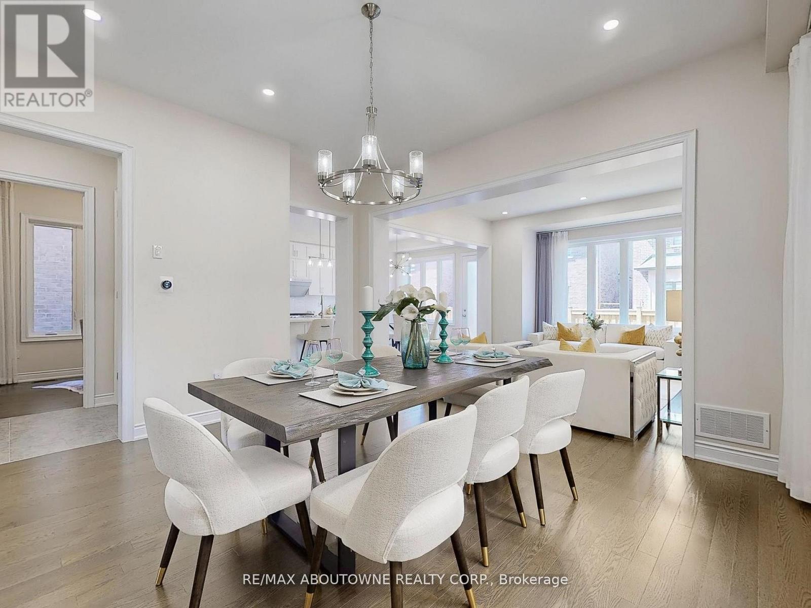 91 Hallaran Road, Oakville, Ontario  L6H 0Z9 - Photo 5 - W12712394