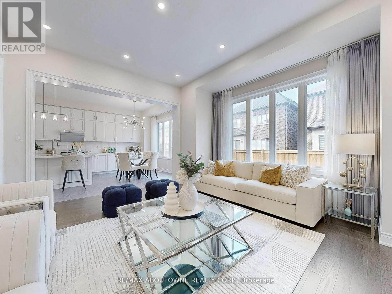 91 Hallaran Road, Oakville, Ontario  L6H 0Z9 - Photo 9 - W12712394