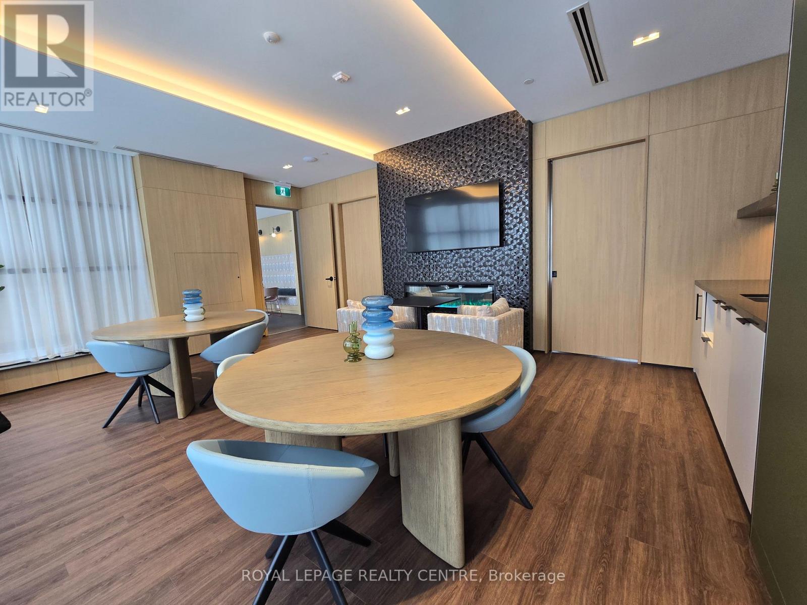 407 - 750 Whitlock Avenue, Milton, Ontario  L9E 2B9 - Photo 15 - W12712404