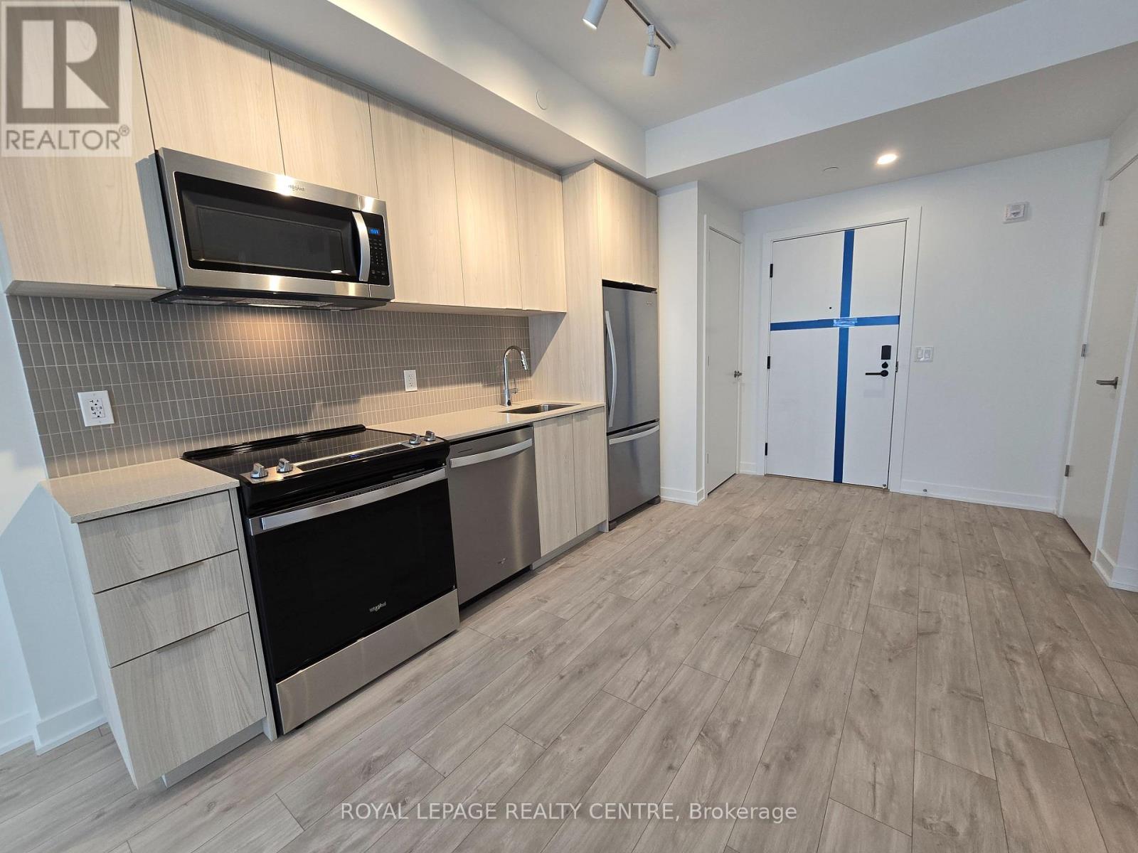 407 - 750 Whitlock Avenue, Milton, Ontario  L9E 2B9 - Photo 2 - W12712404