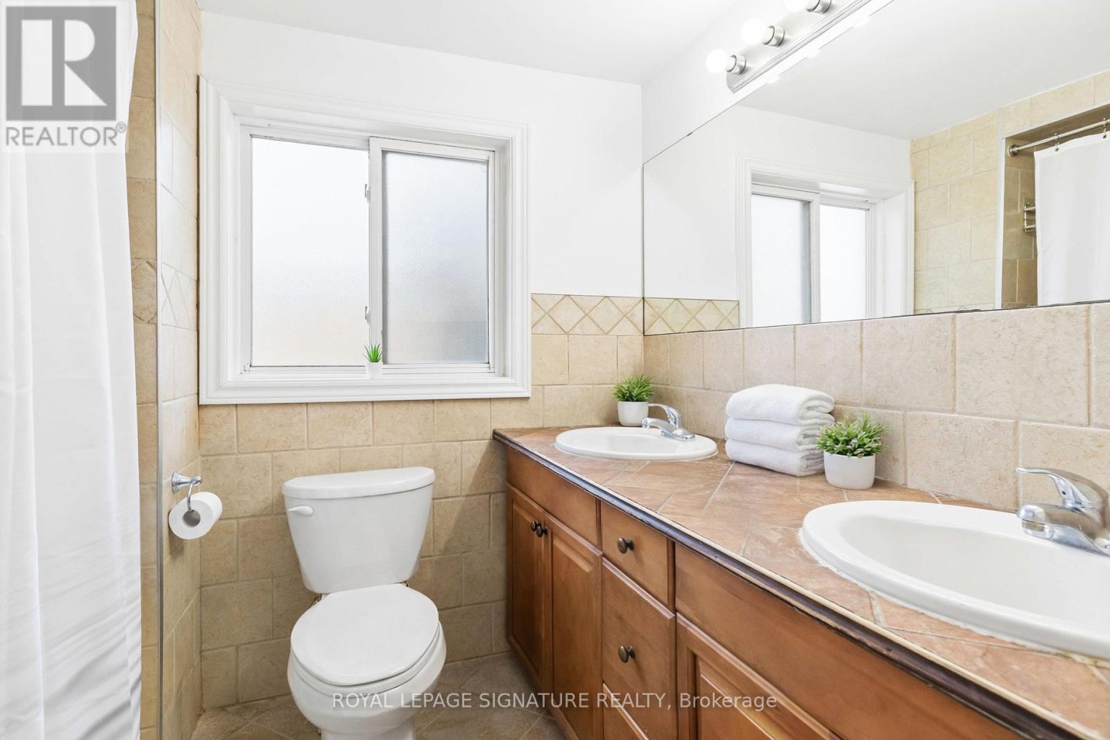 4281 Torino Crescent, Mississauga, Ontario  L4W 3T4 - Photo 17 - W12712418