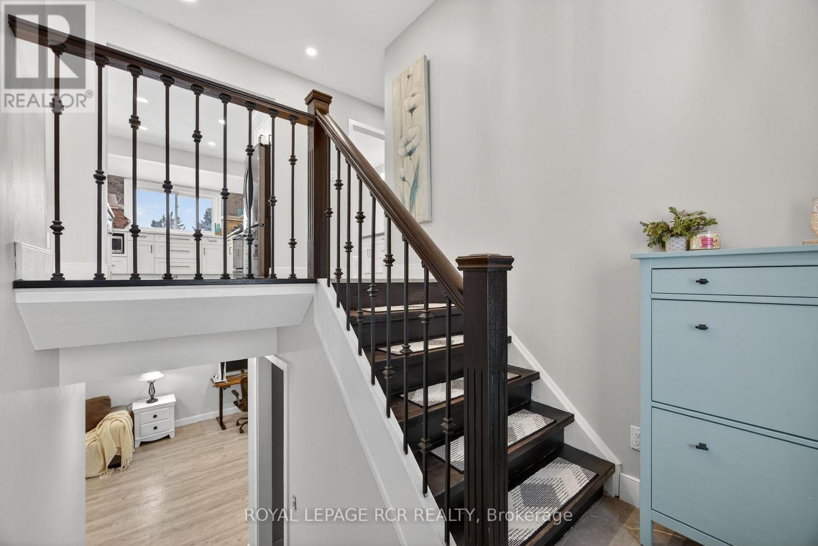 17 Arlow Road, Caledon, Ontario  L7K 0A5 - Photo 6 - W12648712