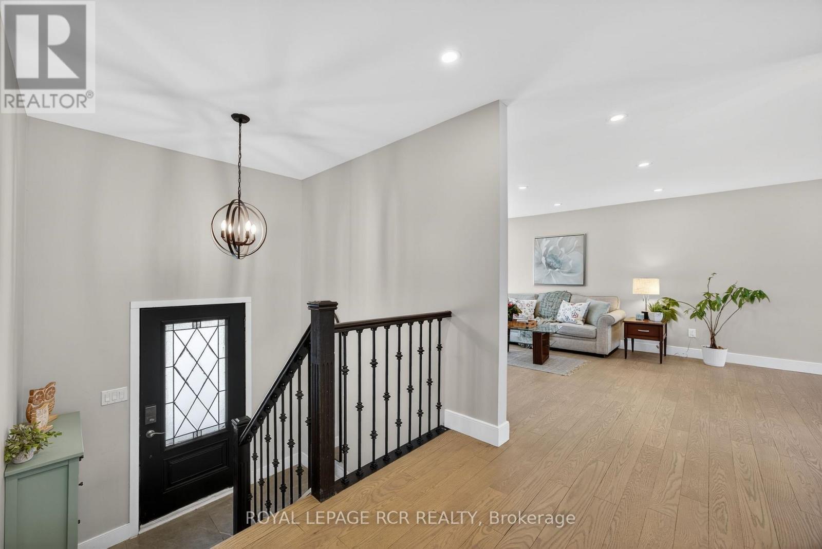 17 Arlow Road, Caledon, Ontario  L7K 0A5 - Photo 7 - W12648712