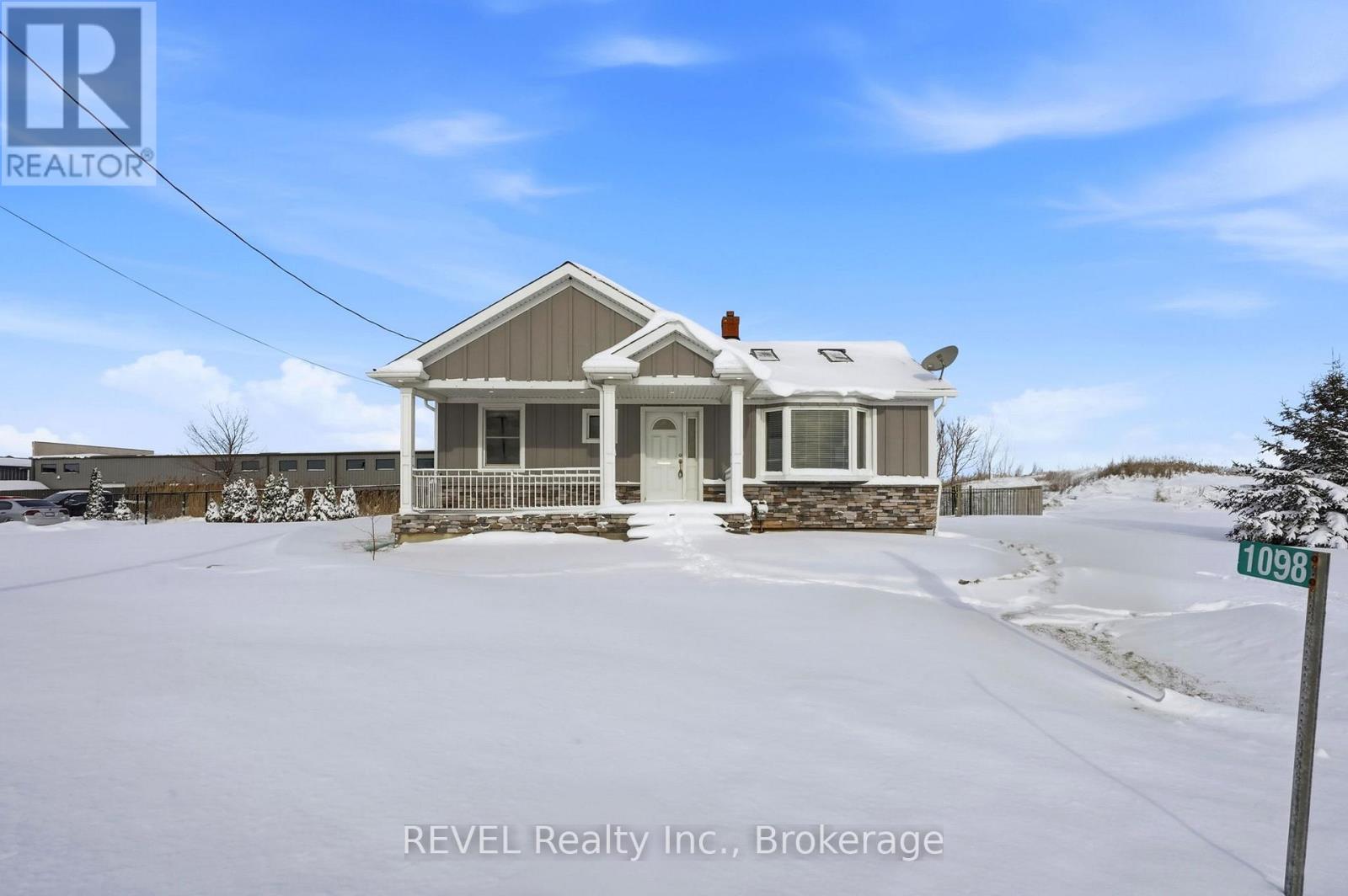 1098 Beaverdams Road, Thorold (Rolling Meadows), Ontario  L2H 0W2 - Photo 1 - X12712606