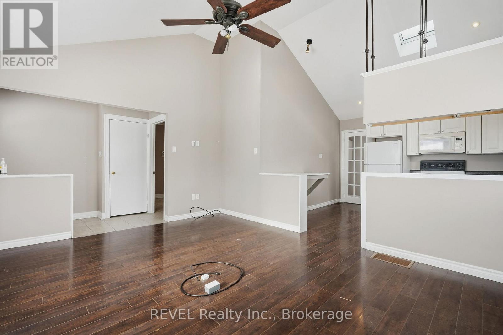 1098 Beaverdams Road, Thorold (Rolling Meadows), Ontario  L2H 0W2 - Photo 12 - X12712606