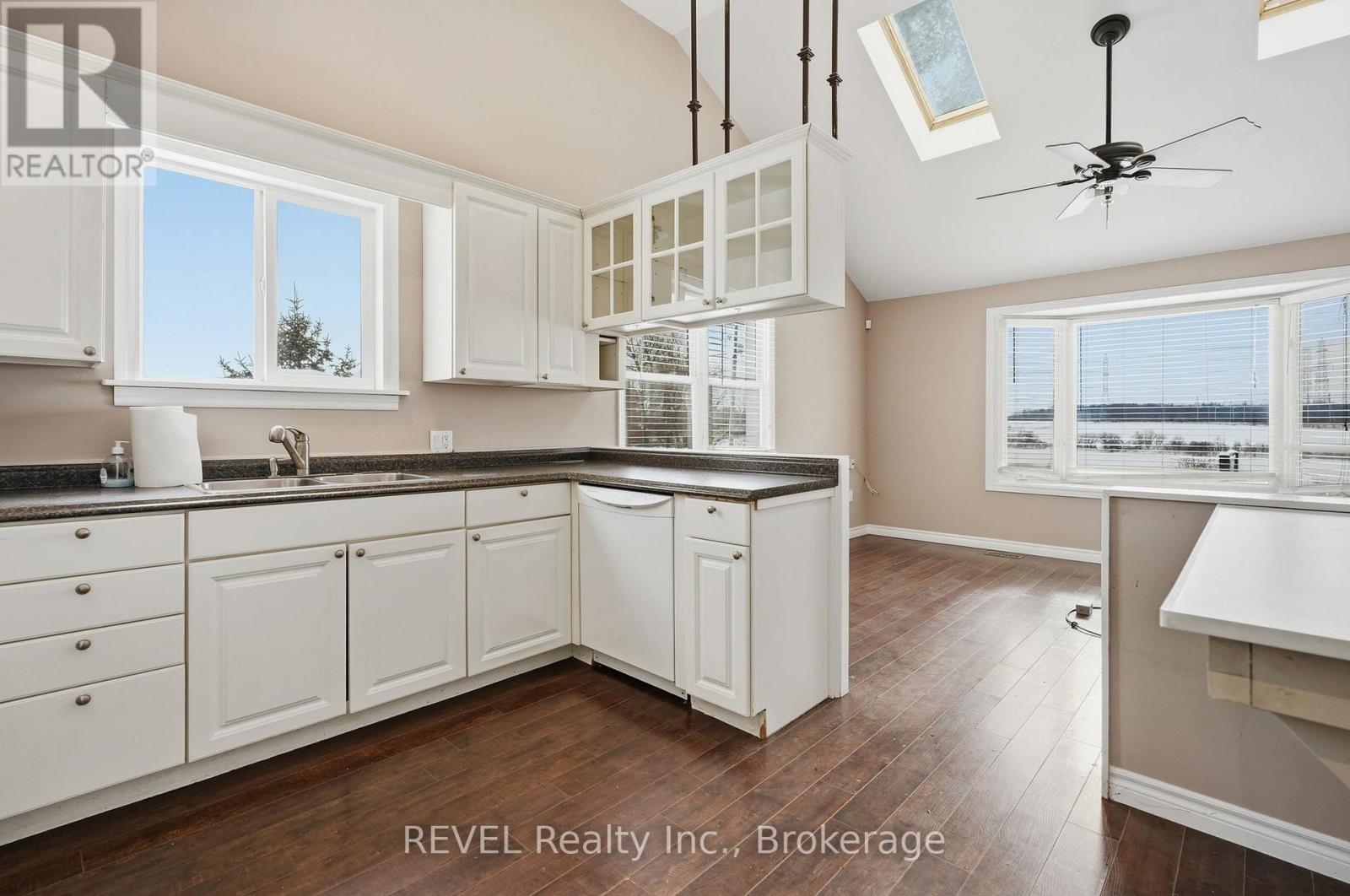 1098 Beaverdams Road, Thorold (Rolling Meadows), Ontario  L2H 0W2 - Photo 16 - X12712606