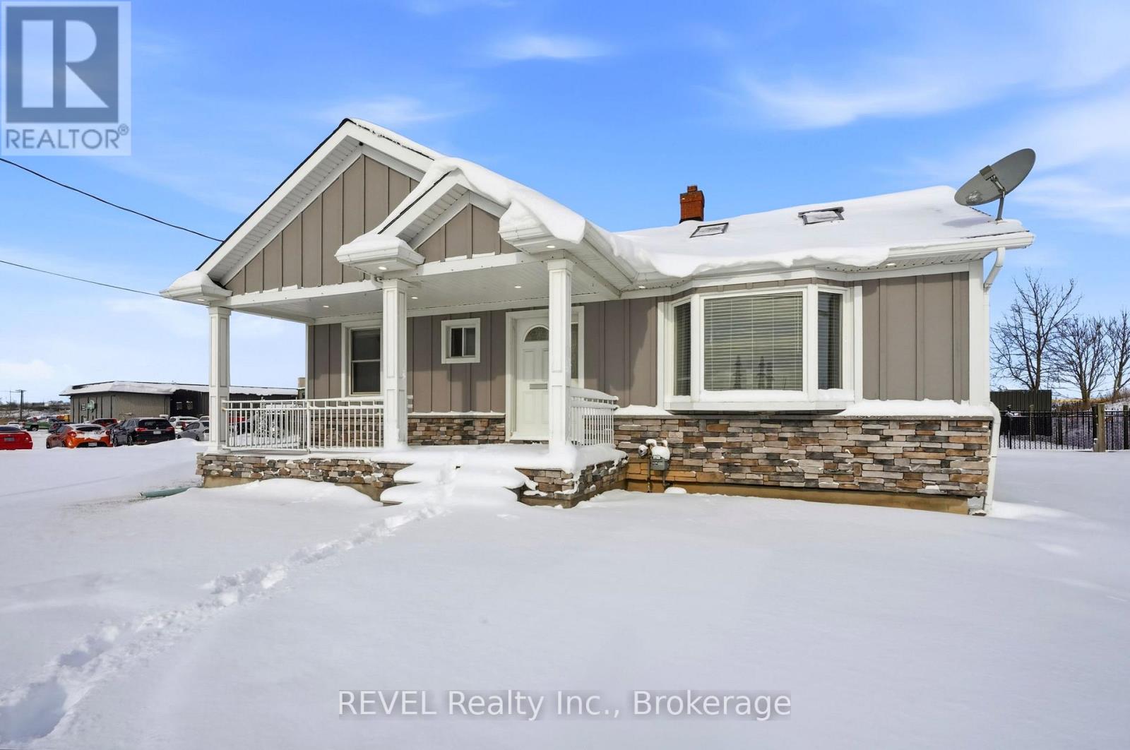 1098 Beaverdams Road, Thorold (Rolling Meadows), Ontario  L2H 0W2 - Photo 2 - X12712606