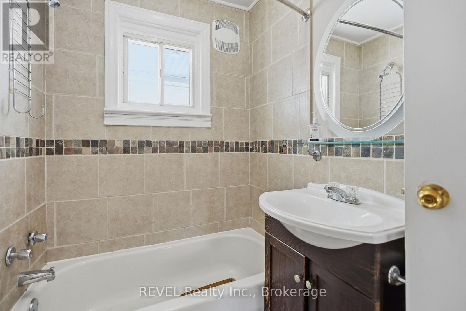 1098 Beaverdams Road, Thorold (Rolling Meadows), Ontario  L2H 0W2 - Photo 20 - X12712606