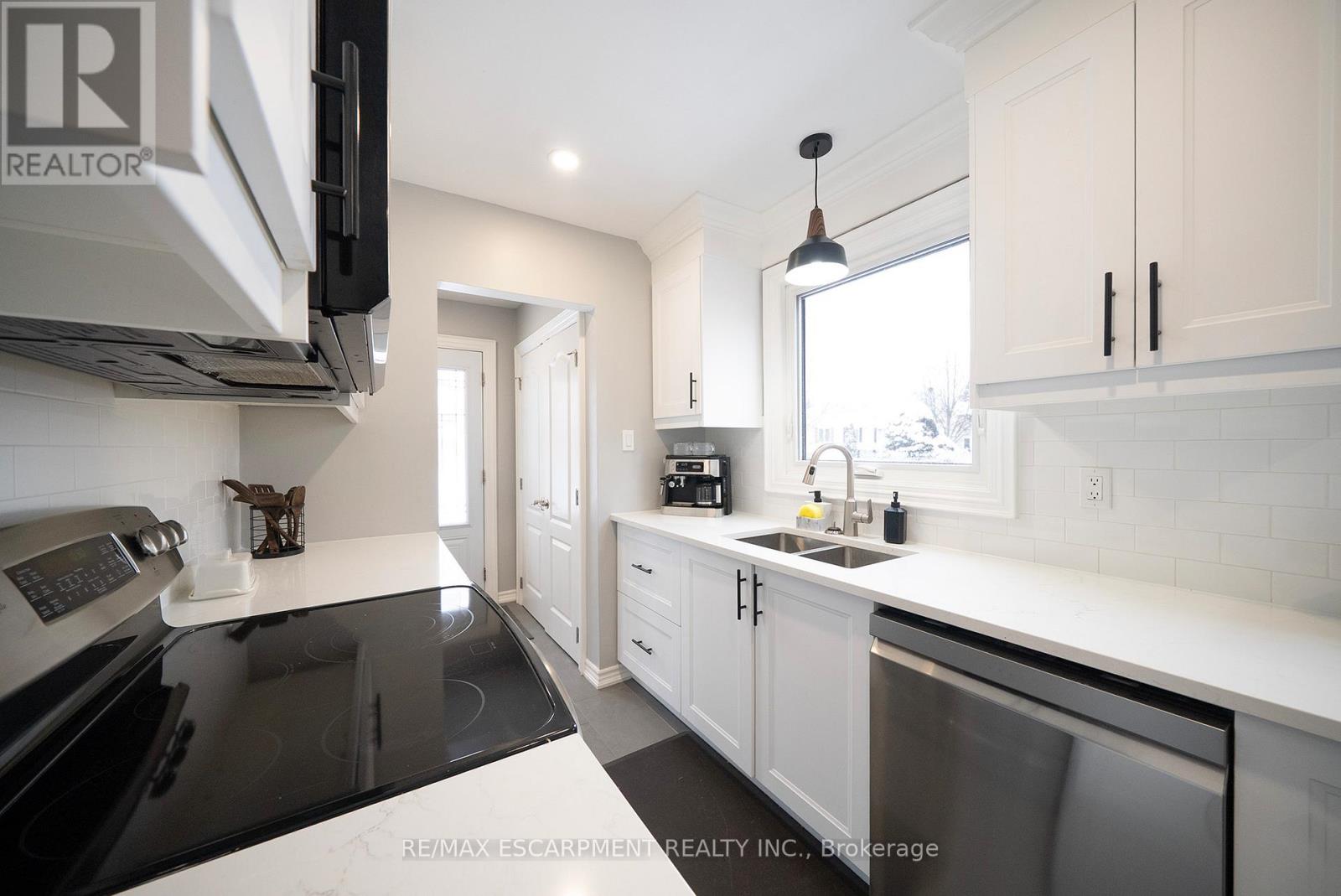 60 Banbury Road, Brantford, Ontario  N3P 1C3 - Photo 10 - X12707952