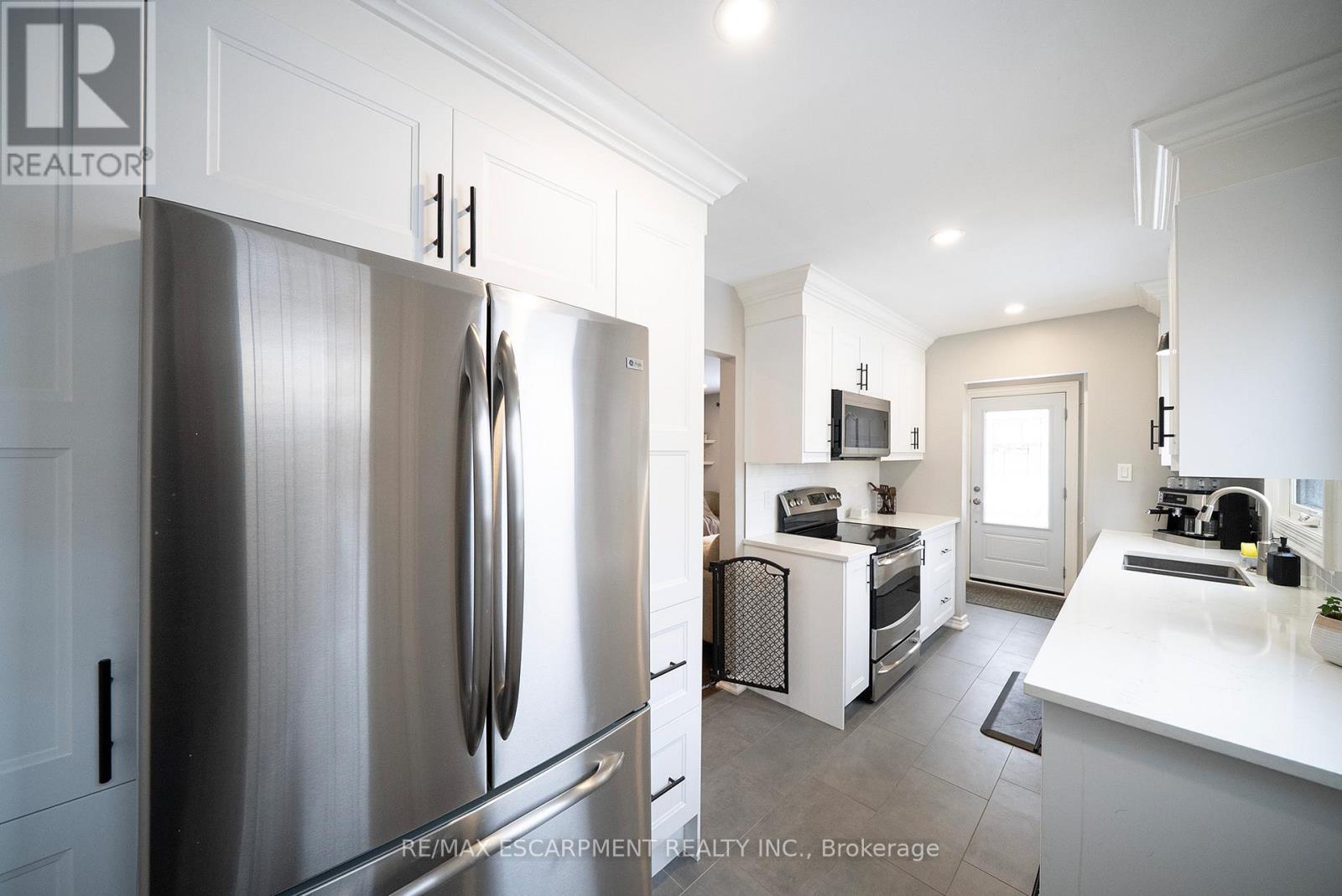 60 Banbury Road, Brantford, Ontario  N3P 1C3 - Photo 11 - X12707952