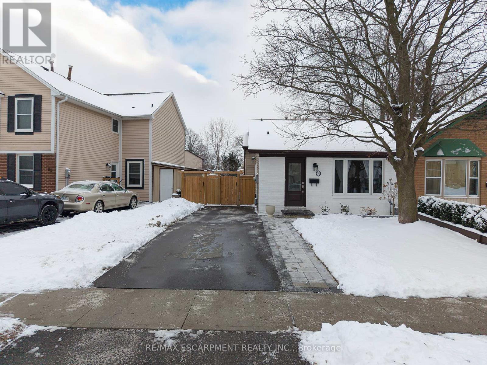 60 Banbury Road, Brantford, Ontario  N3P 1C3 - Photo 2 - X12707952