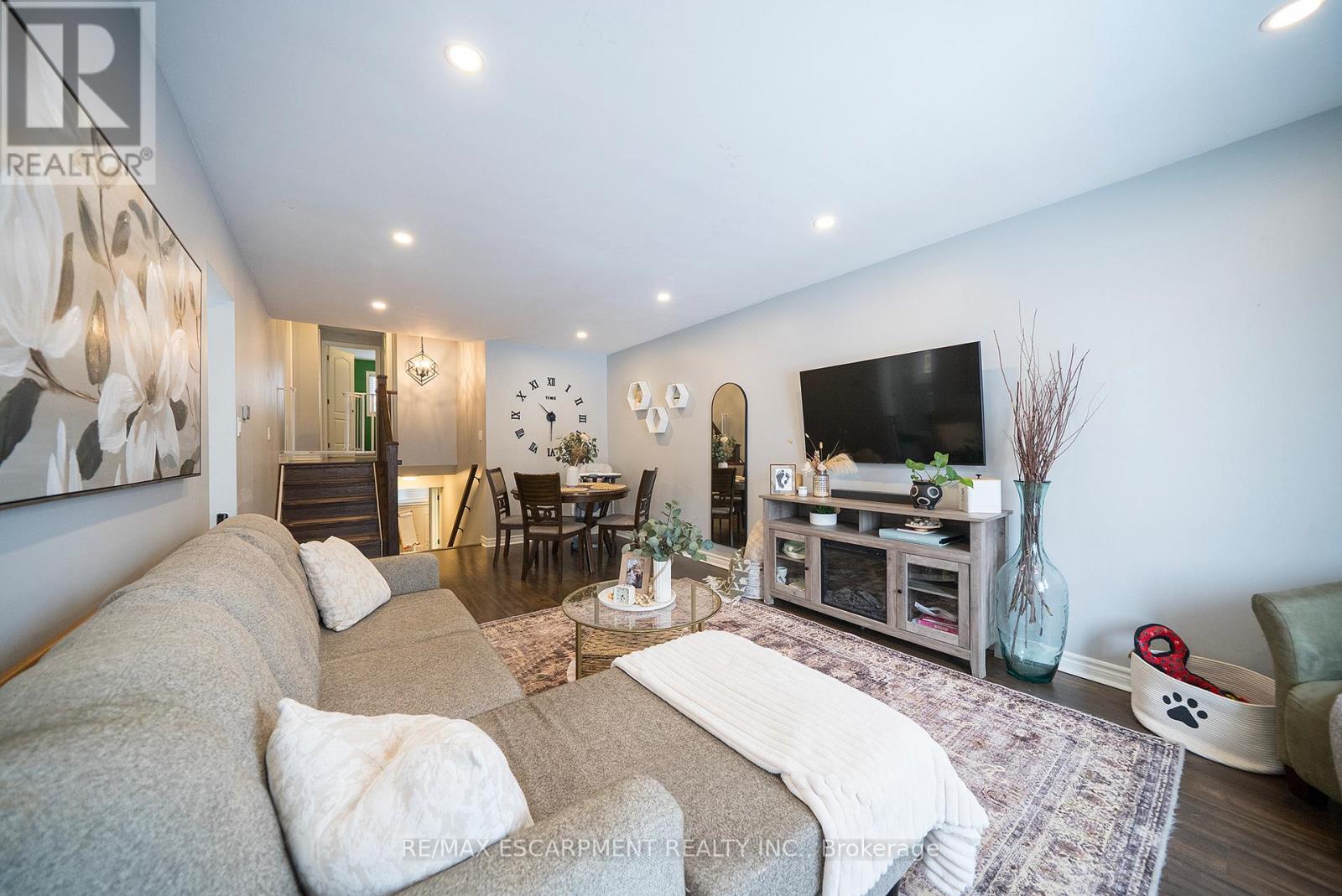 60 Banbury Road, Brantford, Ontario  N3P 1C3 - Photo 5 - X12707952