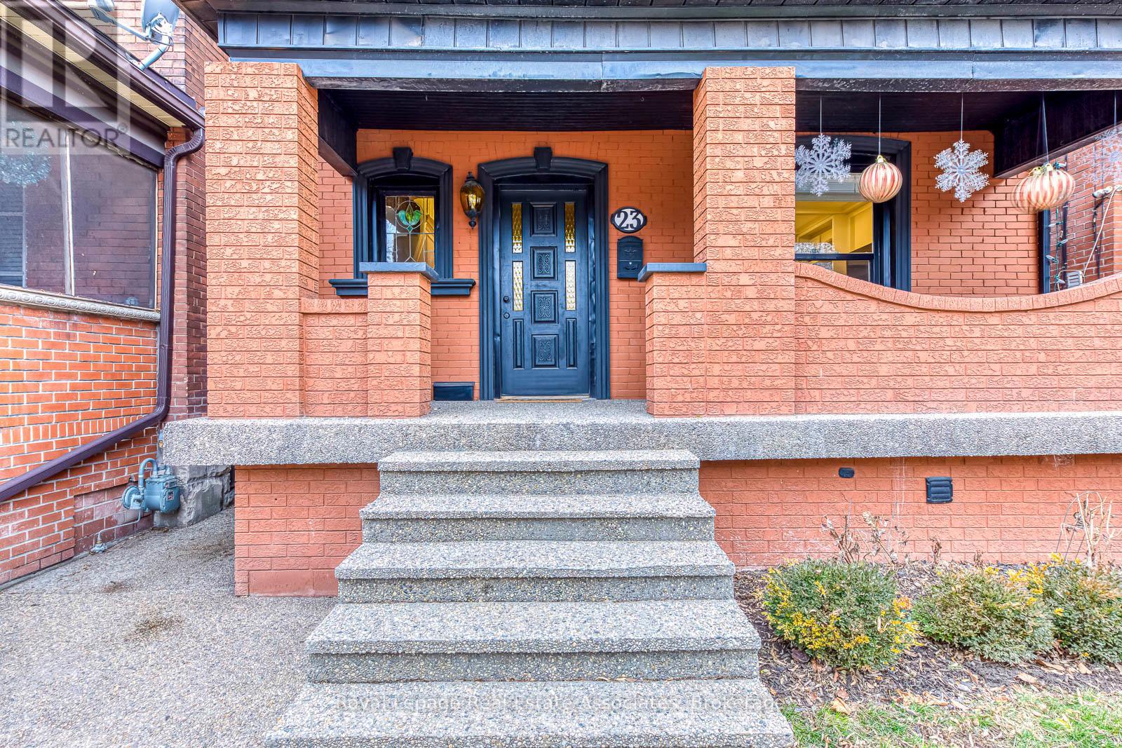 23 Fairholt Road N, Hamilton, Ontario  L8M 2S9 - Photo 3 - X12712322