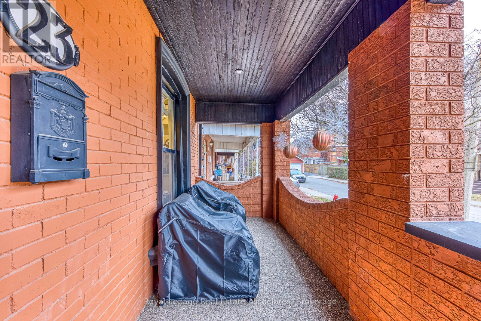 23 Fairholt Road N, Hamilton, Ontario  L8M 2S9 - Photo 4 - X12712322