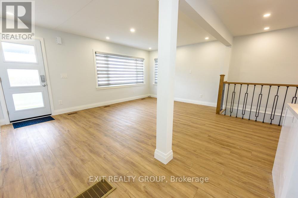 250 Ashley Street, Belleville (Thurlow Ward), Ontario  K0K 2B0 - Photo 10 - X12712624