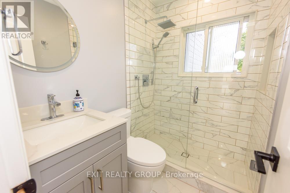 250 Ashley Street, Belleville (Thurlow Ward), Ontario  K0K 2B0 - Photo 13 - X12712624