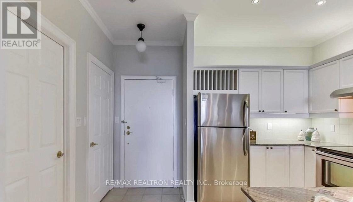 615 - 1 Leaside Park Drive, Toronto, Ontario  M4H 1R1 - Photo 9 - C12097282