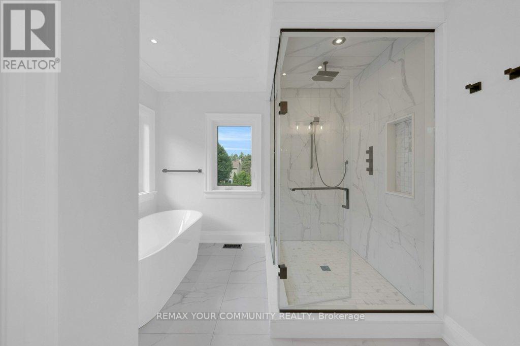 92 Howard Road, Newmarket, Ontario  L3Y 3G7 - Photo 21 - N12540742