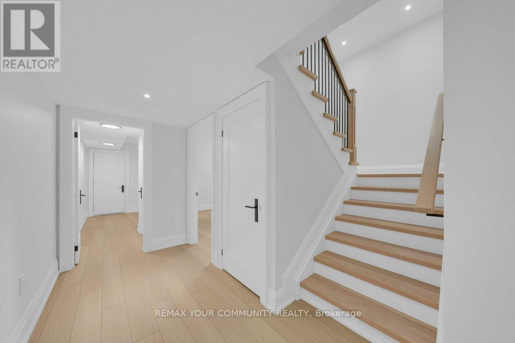 92 Howard Road, Newmarket, Ontario  L3Y 3G7 - Photo 36 - N12540742