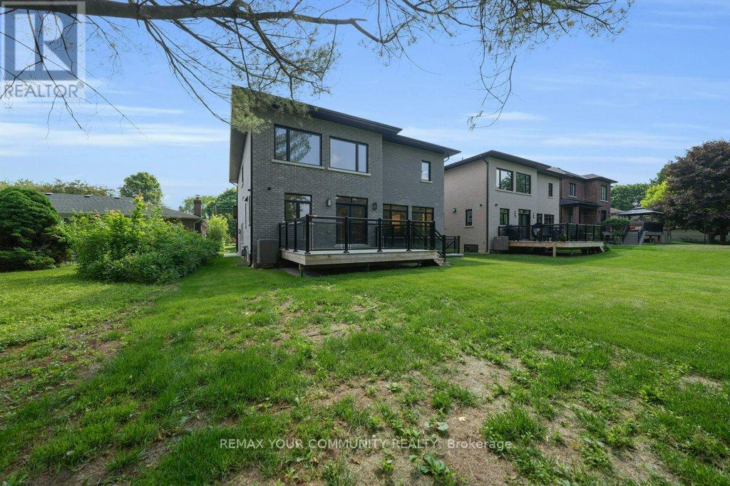 92 Howard Road, Newmarket, Ontario  L3Y 3G7 - Photo 41 - N12540742