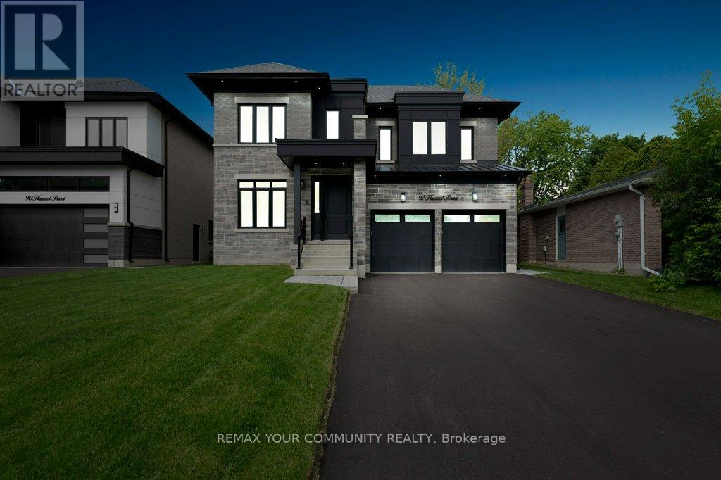 92 Howard Road, Newmarket, Ontario  L3Y 3G7 - Photo 2 - N12540742