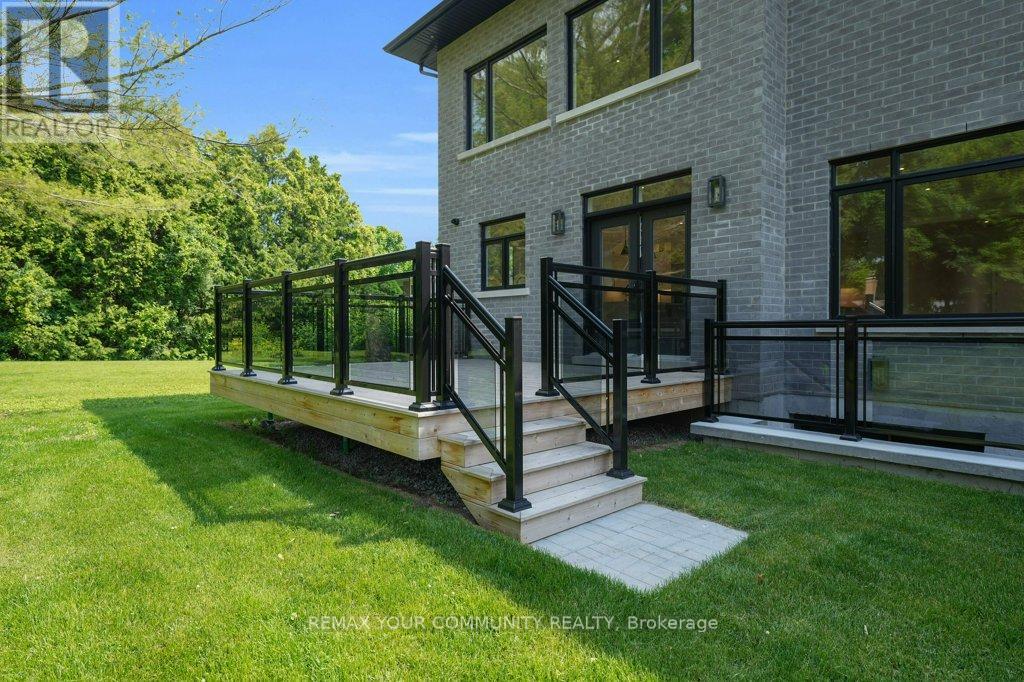 92 Howard Road, Newmarket, Ontario  L3Y 3G7 - Photo 44 - N12540742