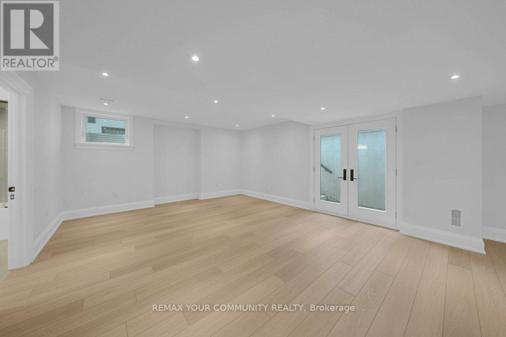 92 Howard Road, Newmarket, Ontario  L3Y 3G7 - Photo 38 - N12540742