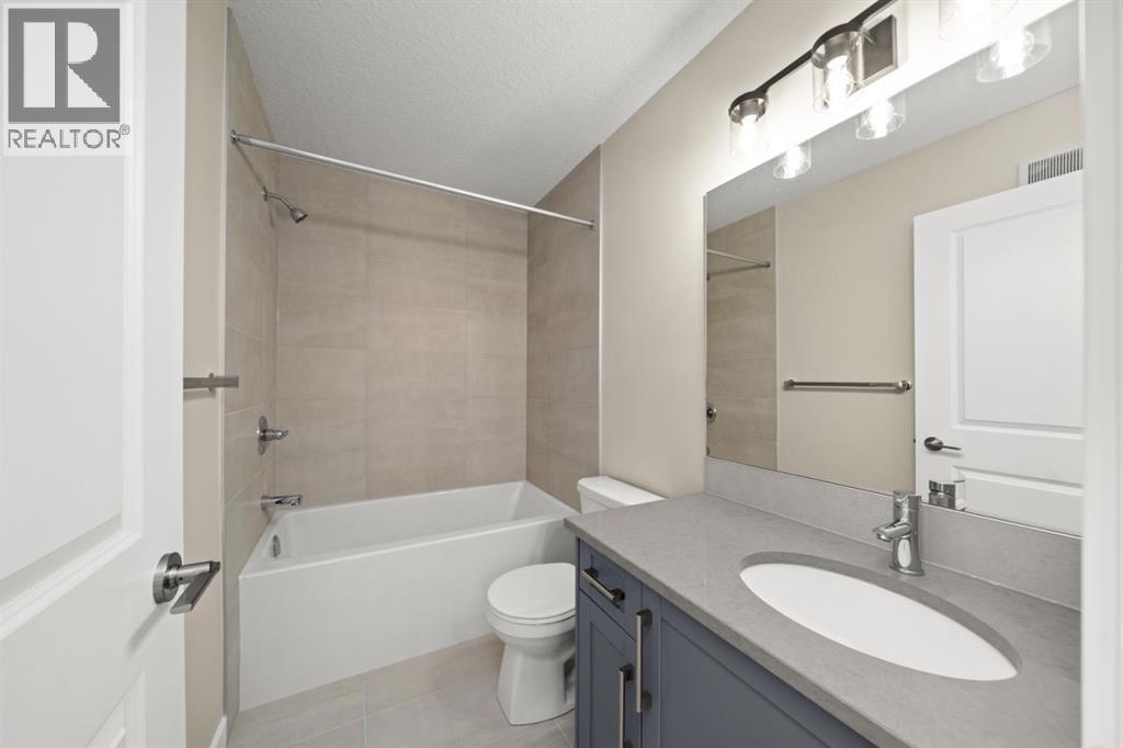 29 Sora Gate Se, Calgary, Alberta  T3S 0M6 - Photo 7 - A2274826