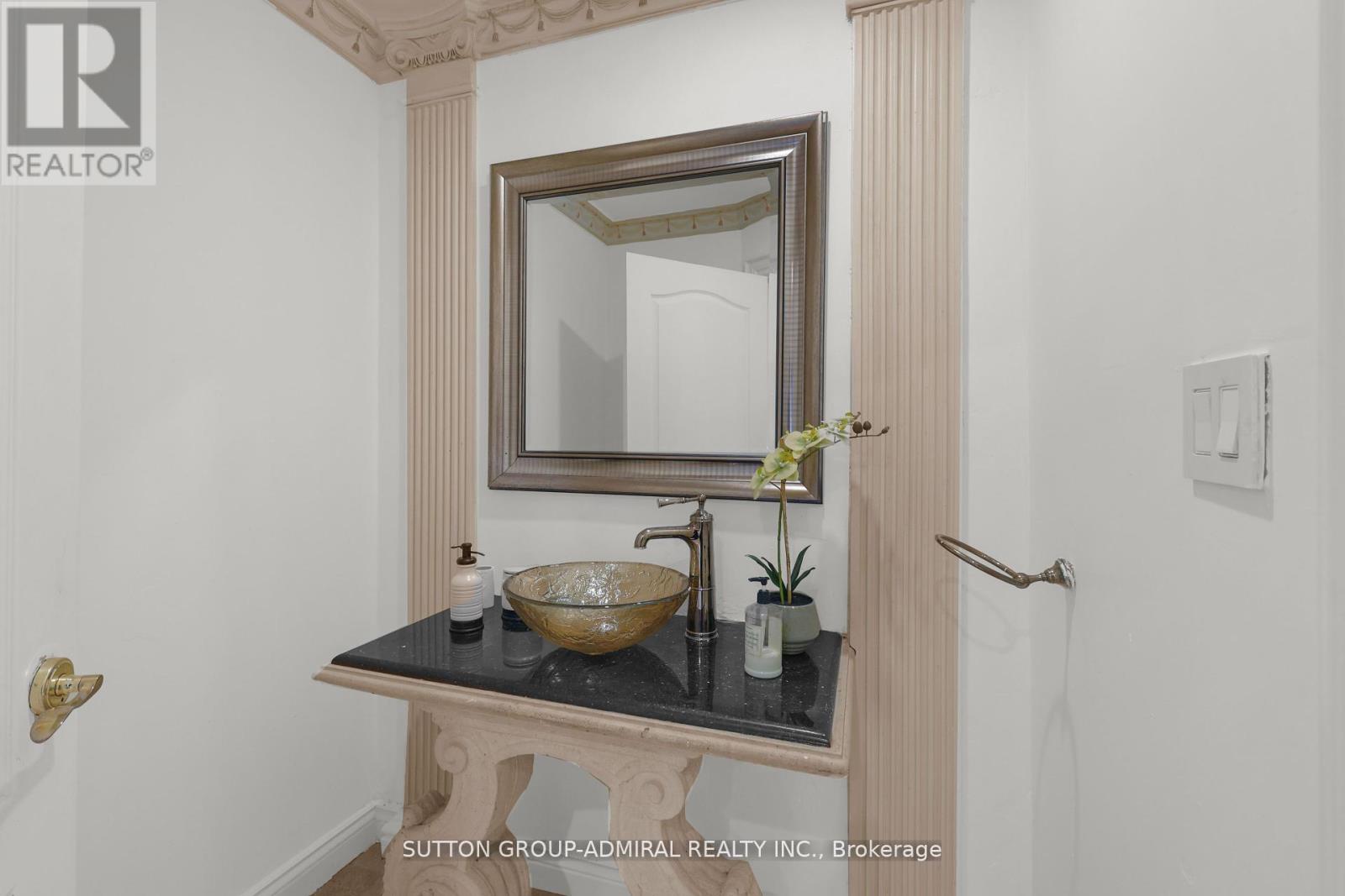 48 Berkindale Drive, Toronto, Ontario  M2L 1Z8 - Photo 14 - C12712450