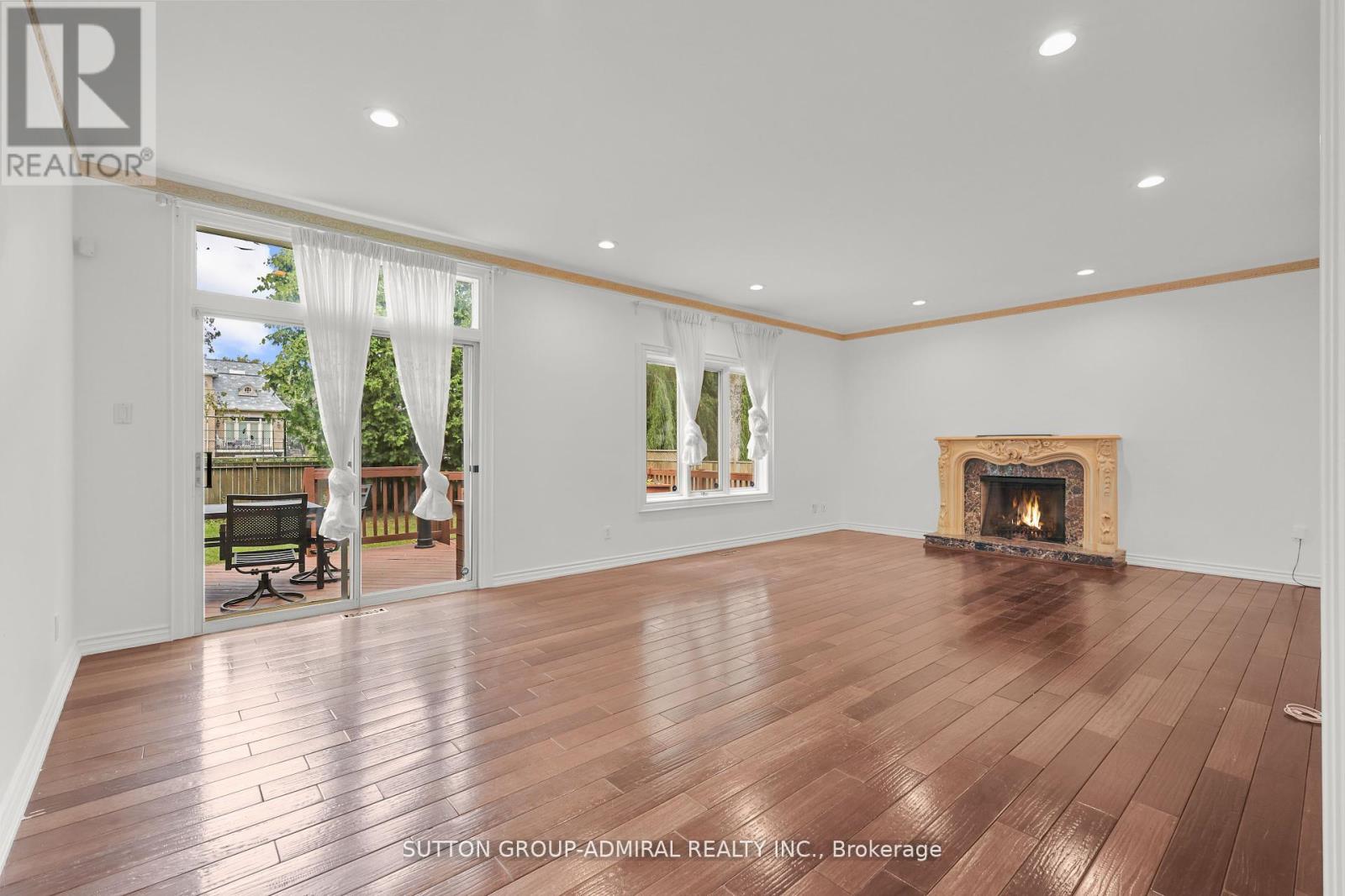 48 Berkindale Drive, Toronto, Ontario  M2L 1Z8 - Photo 3 - C12712450