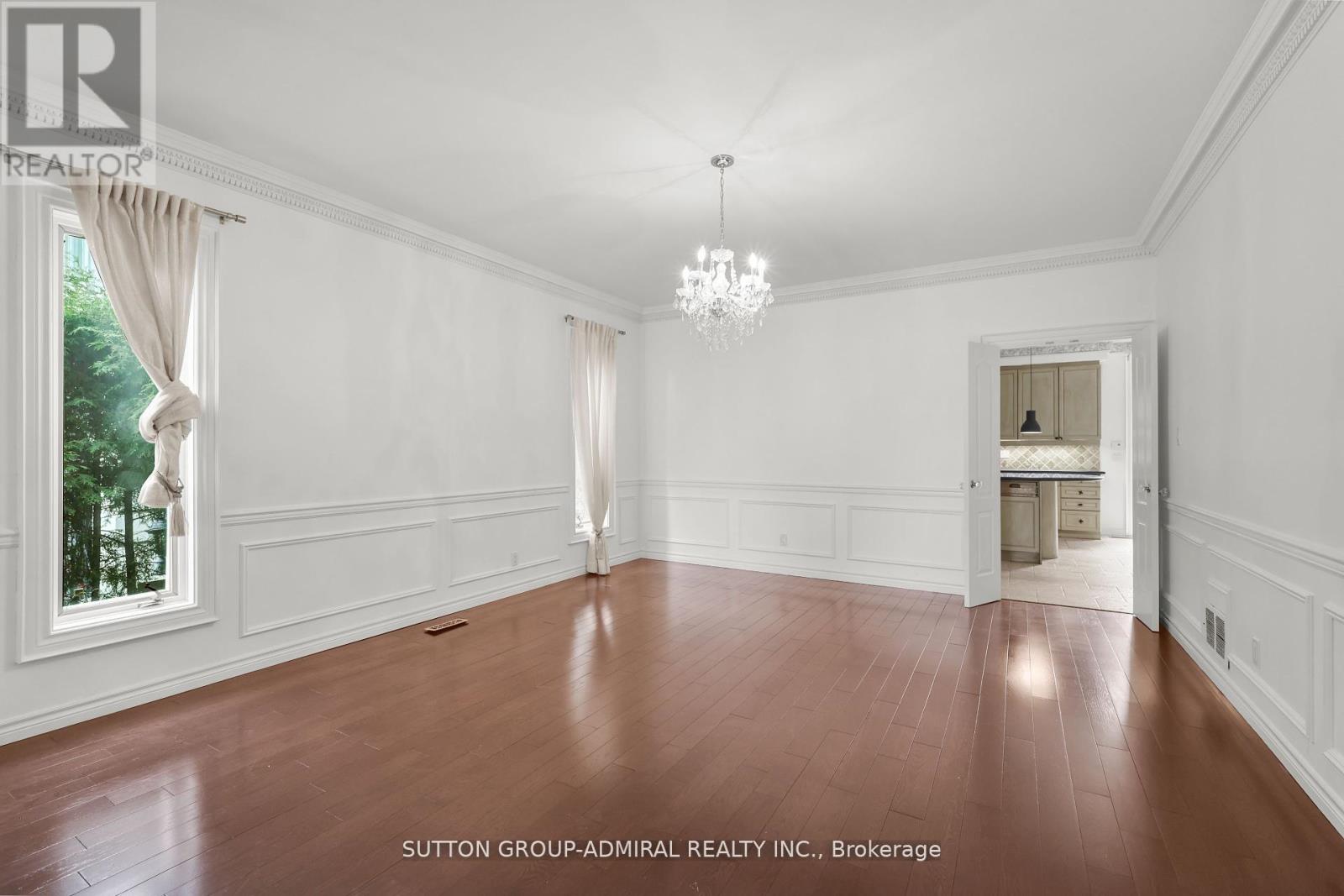 48 Berkindale Drive, Toronto, Ontario  M2L 1Z8 - Photo 4 - C12712450